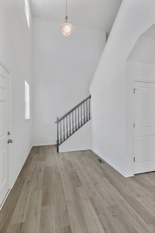 32018 Savannah Drive, Lakemoor, IL 60051