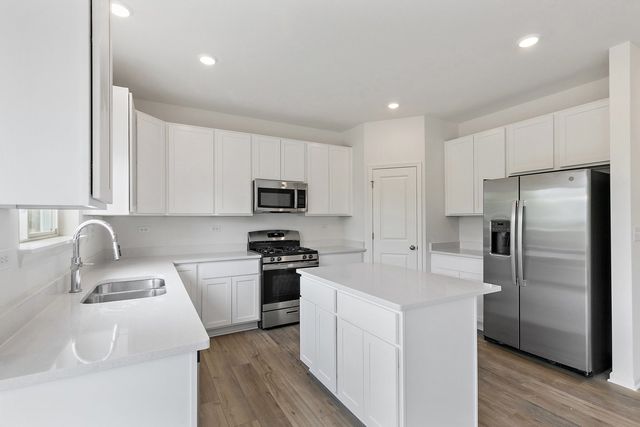 32018 Savannah Drive, Lakemoor, IL 60051