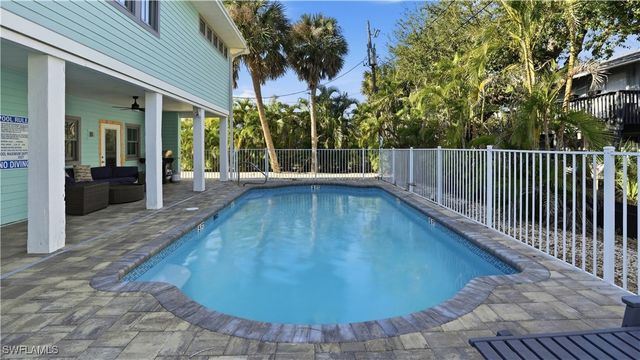 165 Connecticut ST, Fort Myers Beach, FL 33931