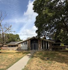 111 Ashe Bend Drive, Rowlett, TX 75087
