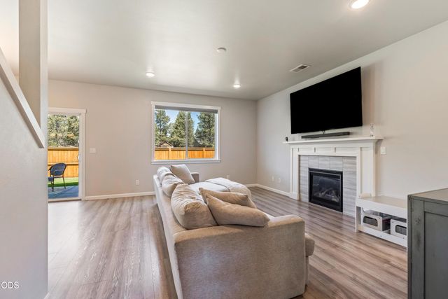 16504 Pine Creek Drive, La Pine, OR 97739