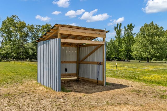 200 Swann Rd, Manchester, TN 37355