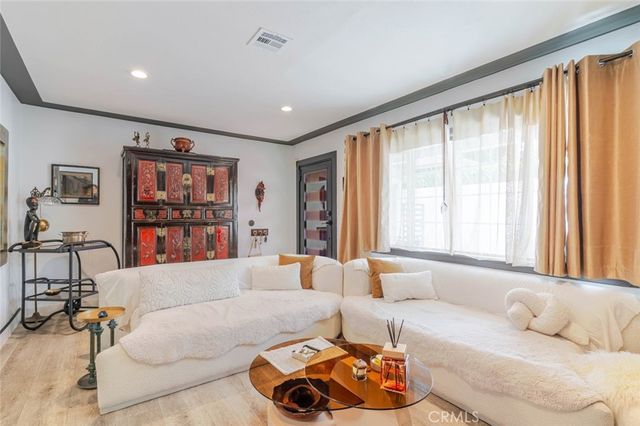10254 Floralita Avenue, Sunland, CA 91040