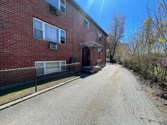 80 Sea St 3, Weymouth, MA 02191