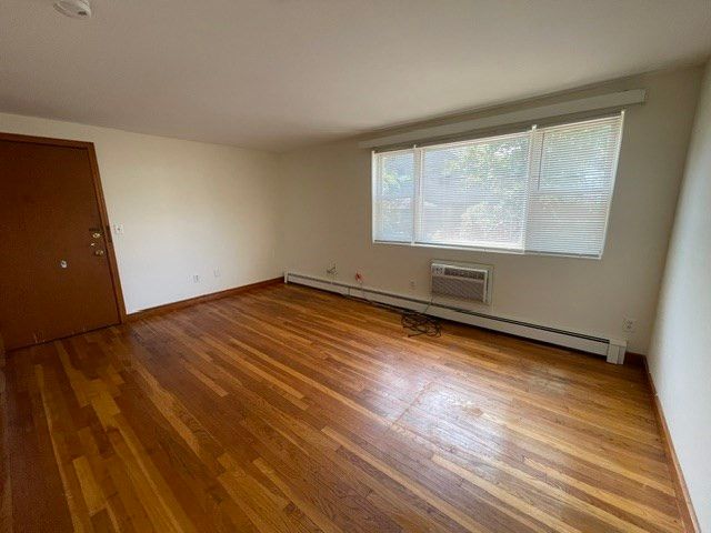 80 Sea St 3, Weymouth, MA 02191