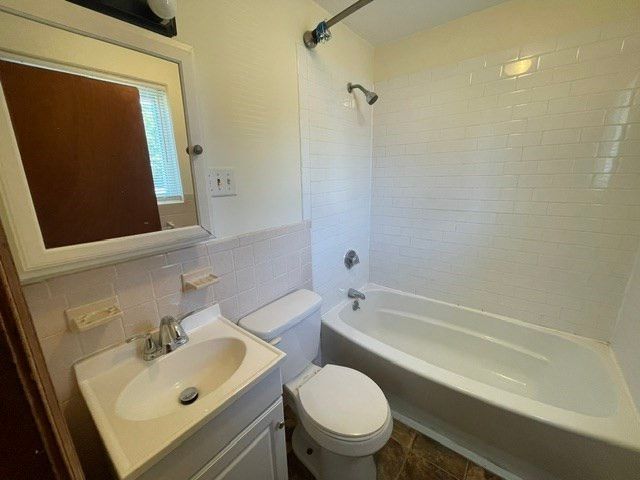 80 Sea St 3, Weymouth, MA 02191