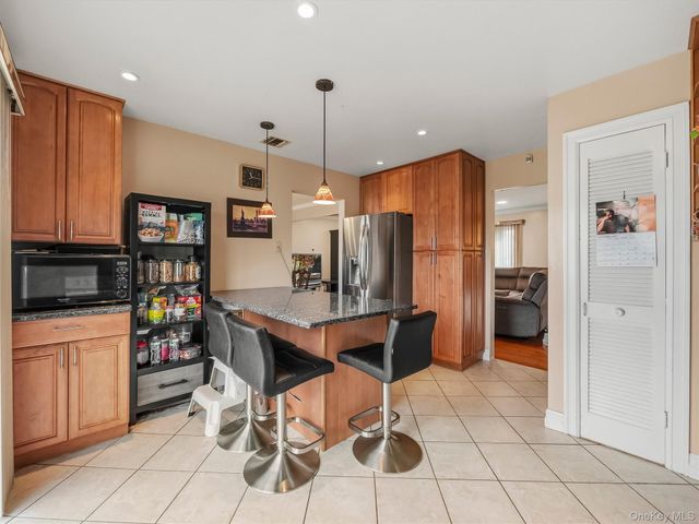 8 Carl Court, Spring Valley, NY 10977