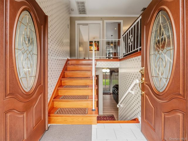 8 Carl Court, Spring Valley, NY 10977