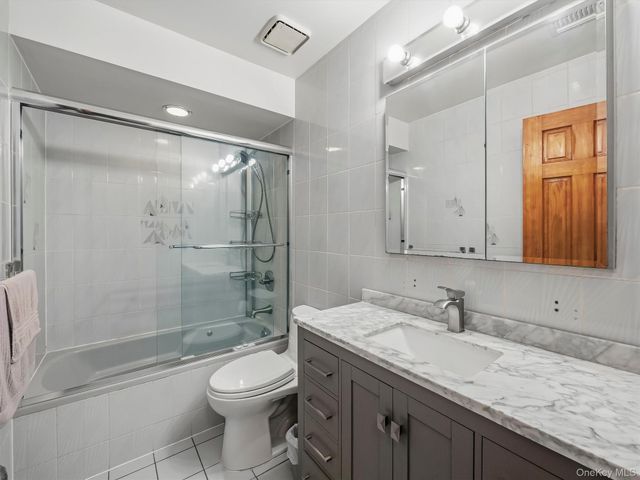 8 Carl Court, Spring Valley, NY 10977