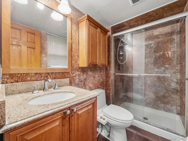 8 Carl Court, Spring Valley, NY 10977