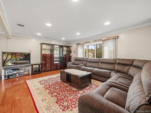 8 Carl Court, Spring Valley, NY 10977
