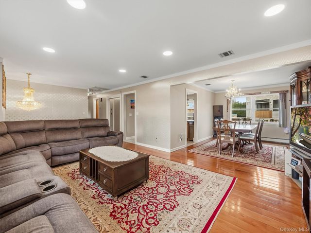 8 Carl Court, Spring Valley, NY 10977