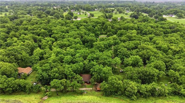 875 Kendall Road, Peculiar, MO 64078
