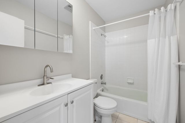 201 N President Street 3C, Wheaton, IL 60187