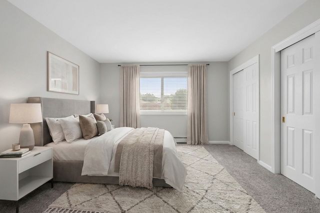 201 N President Street 3C, Wheaton, IL 60187