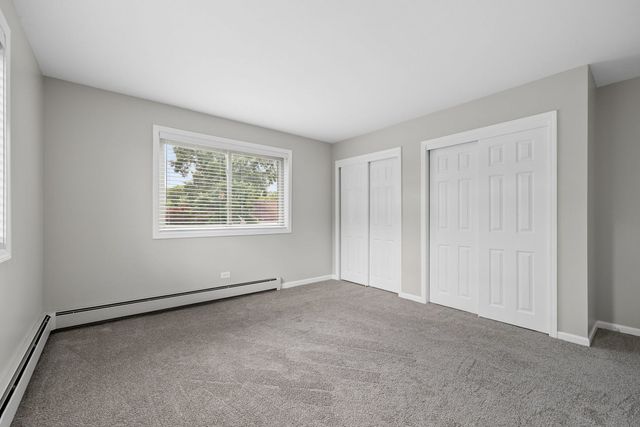 201 N President Street 3C, Wheaton, IL 60187