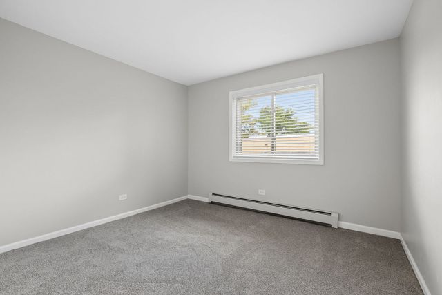 201 N President Street 3C, Wheaton, IL 60187