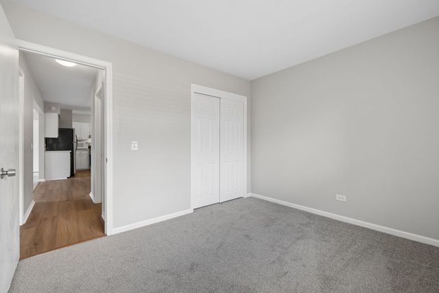 201 N President Street 3C, Wheaton, IL 60187