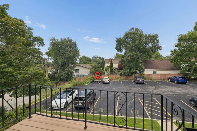 201 N President Street 3C, Wheaton, IL 60187