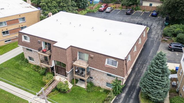 201 N President Street 3C, Wheaton, IL 60187