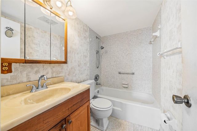 4500 N Federal Highway 245E, Lighthouse Point, FL 33064