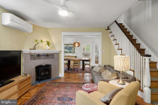 156 E ROUMFORT RD, Philadelphia, PA 19119