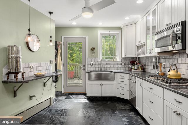 156 E ROUMFORT RD, Philadelphia, PA 19119