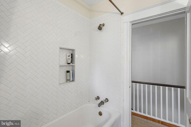 156 E ROUMFORT RD, Philadelphia, PA 19119
