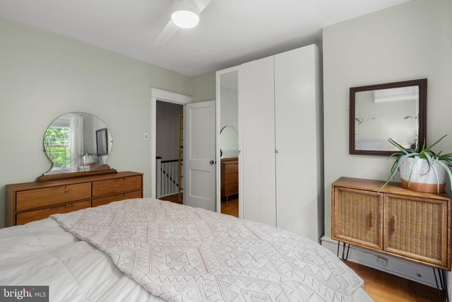 156 E ROUMFORT RD, Philadelphia, PA 19119