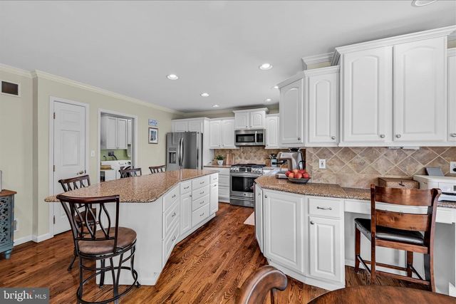 5 WOBURN ABBEY AVE, Camp Hill, PA 17011