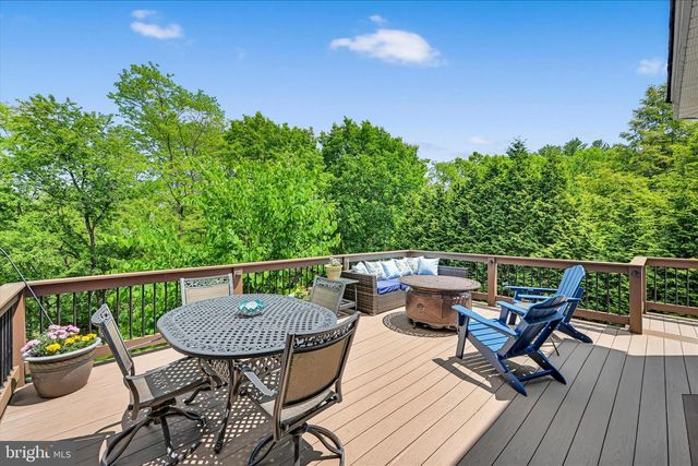 5 WOBURN ABBEY AVE, Camp Hill, PA 17011