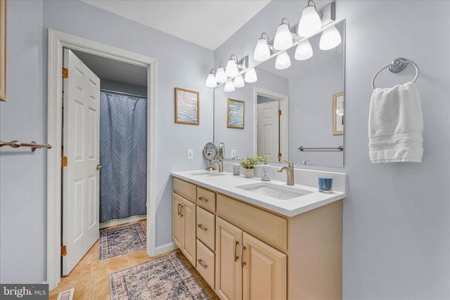 5 WOBURN ABBEY AVE, Camp Hill, PA 17011
