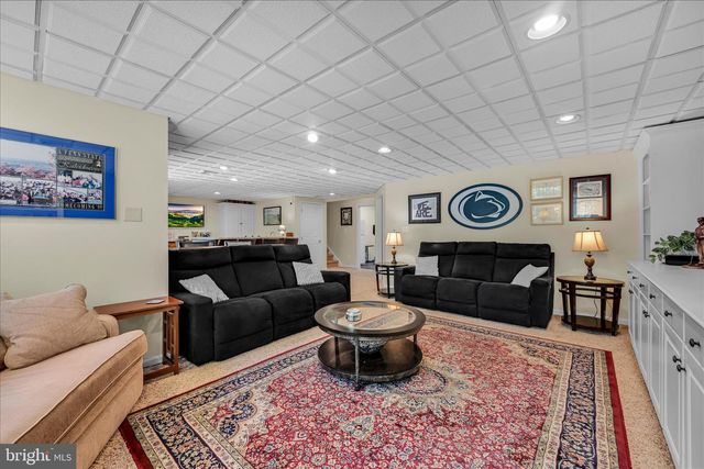 5 WOBURN ABBEY AVE, Camp Hill, PA 17011