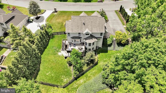 5 WOBURN ABBEY AVE, Camp Hill, PA 17011