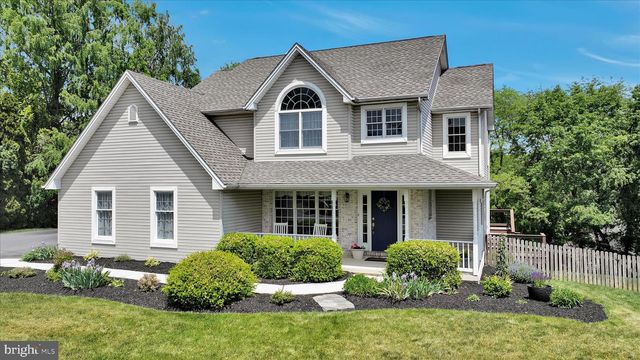 5 WOBURN ABBEY AVE, Camp Hill, PA 17011