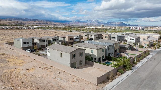7792 Vino Vranec Court, Las Vegas, NV 89113