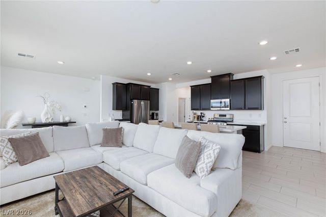 7792 Vino Vranec Court, Las Vegas, NV 89113