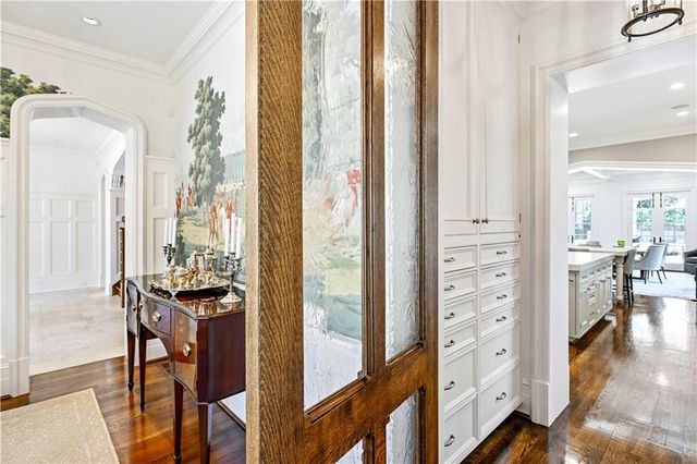 369 Pine Tree Drive NE, Atlanta, GA 30305