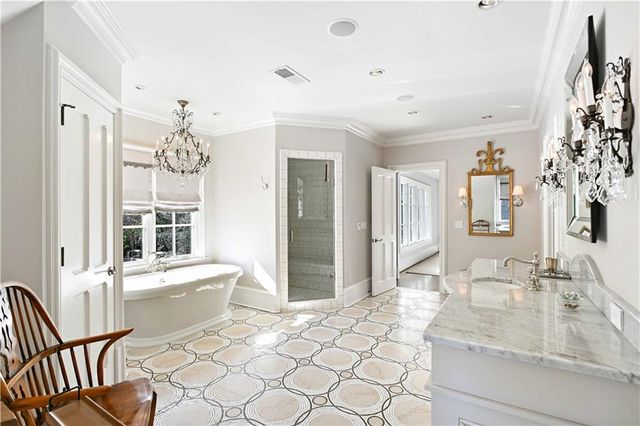 369 Pine Tree Drive NE, Atlanta, GA 30305