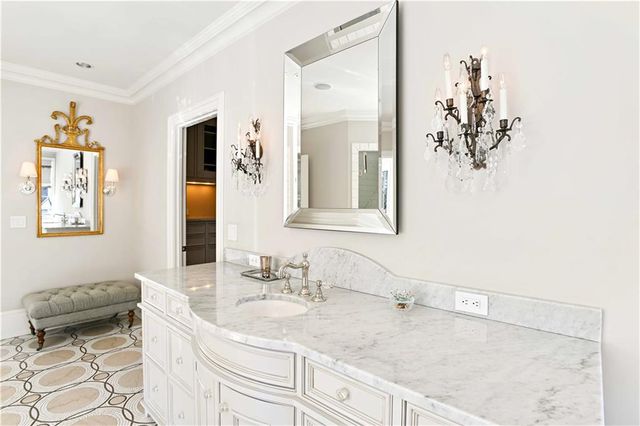 369 Pine Tree Drive NE, Atlanta, GA 30305