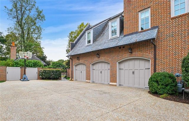 369 Pine Tree Drive NE, Atlanta, GA 30305