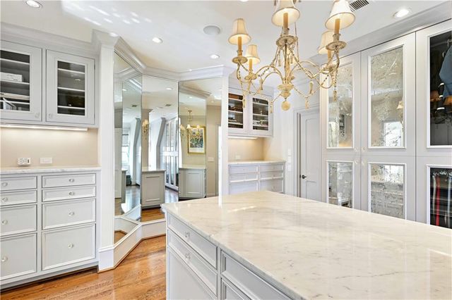 369 Pine Tree Drive NE, Atlanta, GA 30305