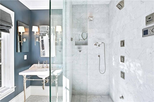 369 Pine Tree Drive NE, Atlanta, GA 30305