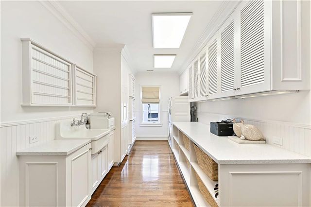 369 Pine Tree Drive NE, Atlanta, GA 30305