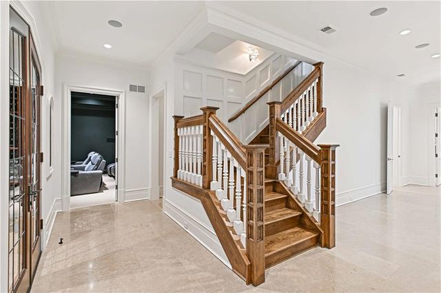369 Pine Tree Drive NE, Atlanta, GA 30305