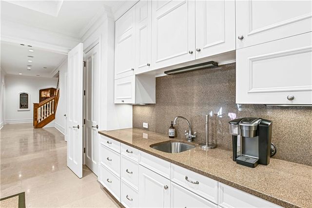 369 Pine Tree Drive NE, Atlanta, GA 30305