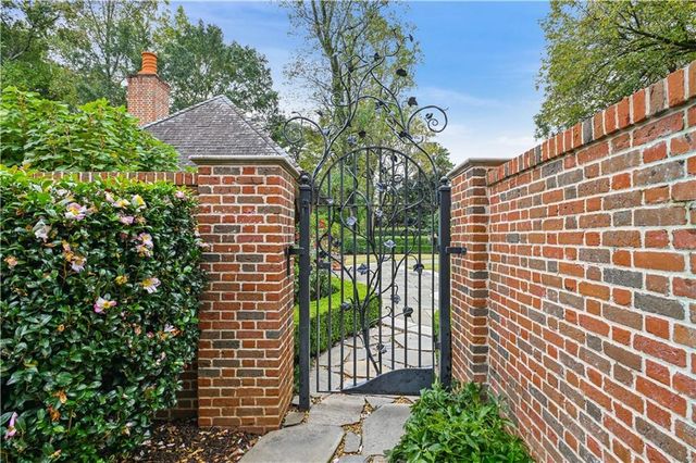 369 Pine Tree Drive NE, Atlanta, GA 30305