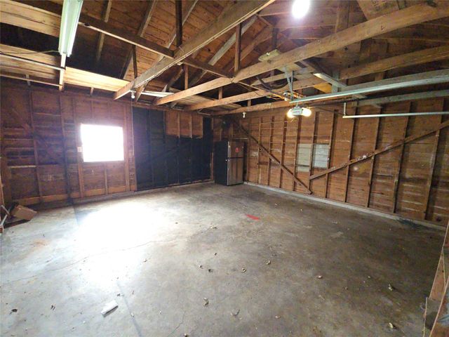 2705 S Crockett Street, La Marque, TX 77568