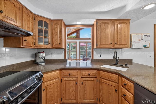 4351 Mary Drive, Eden, NY 14057