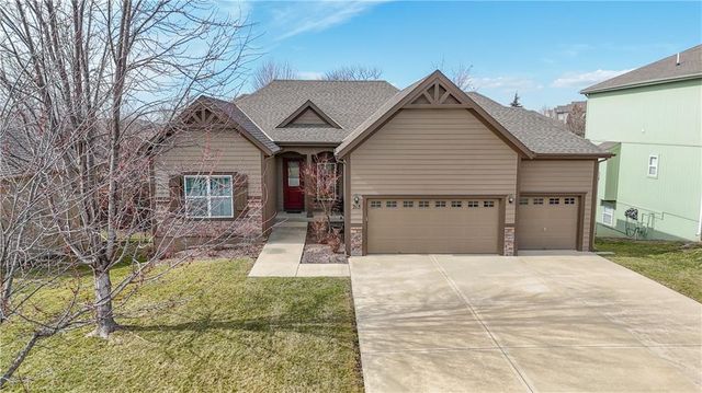 215 S Canyon Drive, Olathe, KS 66061